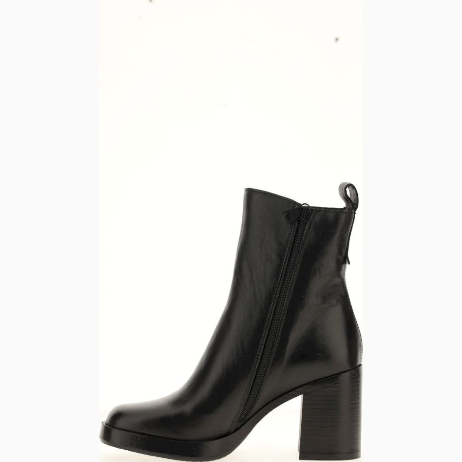 Boots Mjus. MICAELA P96212