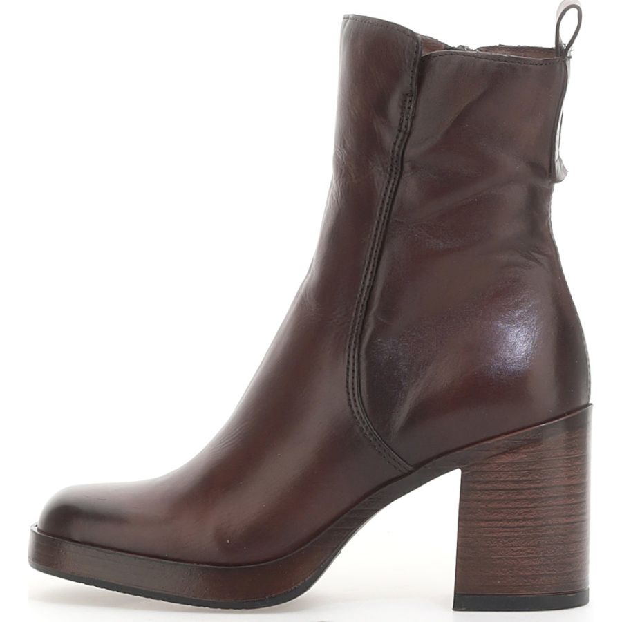Boots Mjus. MICHAELA P96212