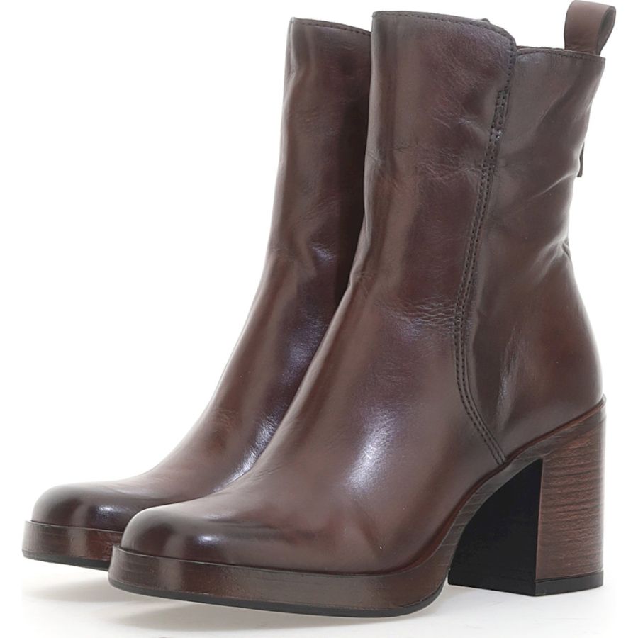 Boots Mjus. MICHAELA P96212