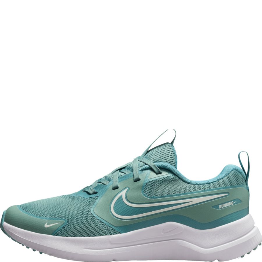 Sneakers Nike. Nike Cosmic Runner Big Kids R, 7Y