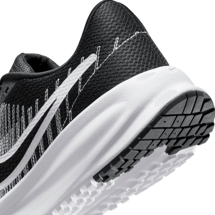 Sneakers Nike. Nike Run Defy Road Running Sho, 15