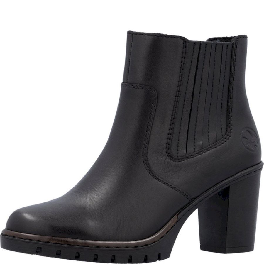 Boots Rieker.