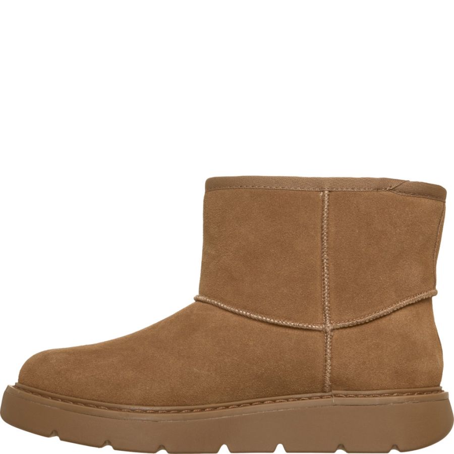 Boots Skechers. KEEPSAKES COZY COZY SHORTY