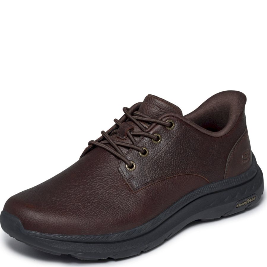 Promenadskor Skechers. POLLARD COLT