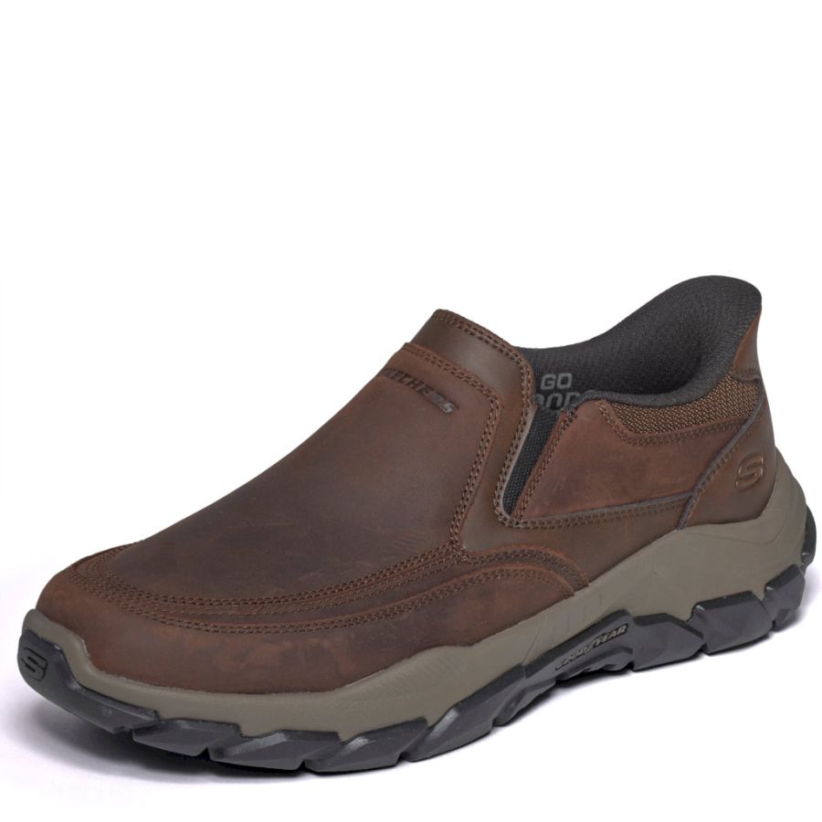 Promenadskor Skechers. SANTORO ARCHAIC