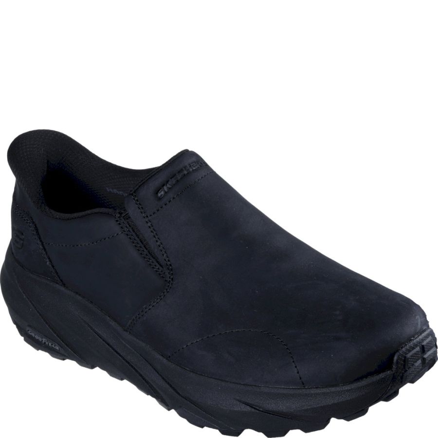 Sneakers Skechers. CONNER RAYNE
