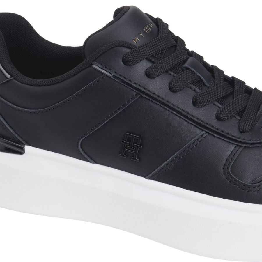 Sneakers Tommy Hilfiger. PATENT PLATFORM SNEAKER