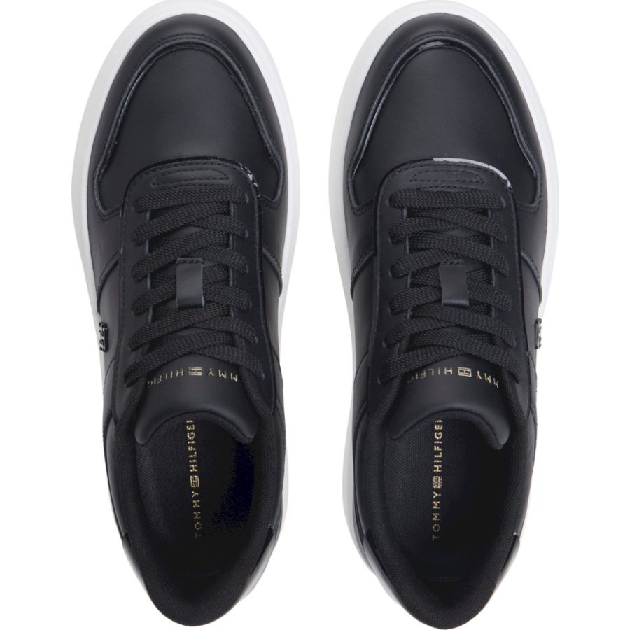 Sneakers Tommy Hilfiger. PATENT PLATFORM SNEAKER