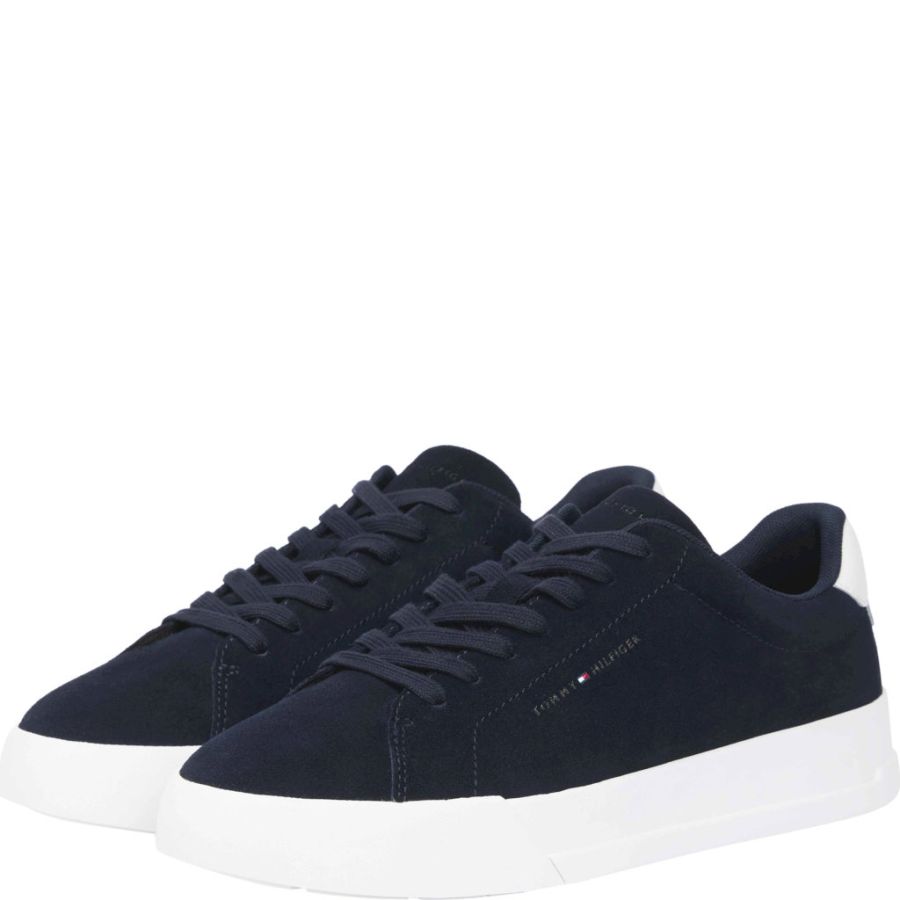 Sneakers Tommy Hilfiger. TH COURT CORE SUEDE