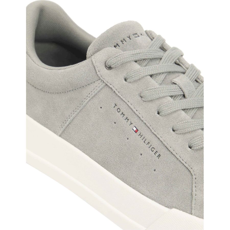 Sneakers Tommy Hilfiger. TH COURT SUEDE